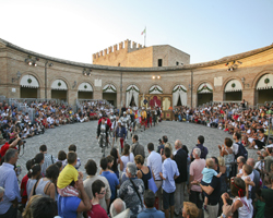 piazza maggiore mondaino